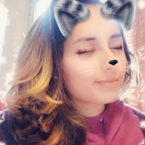 Meet your Posher, Alejandra